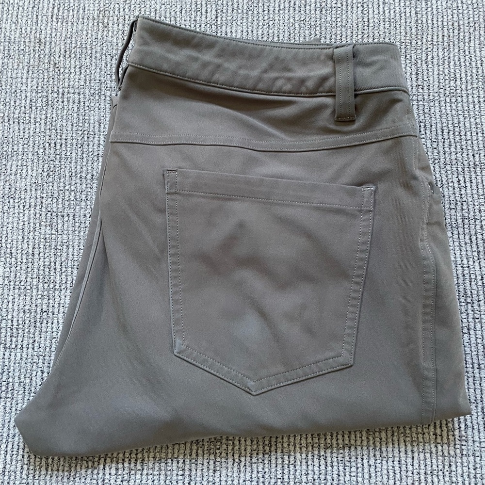 Like New | Lululemon | ABC pants | 31x34